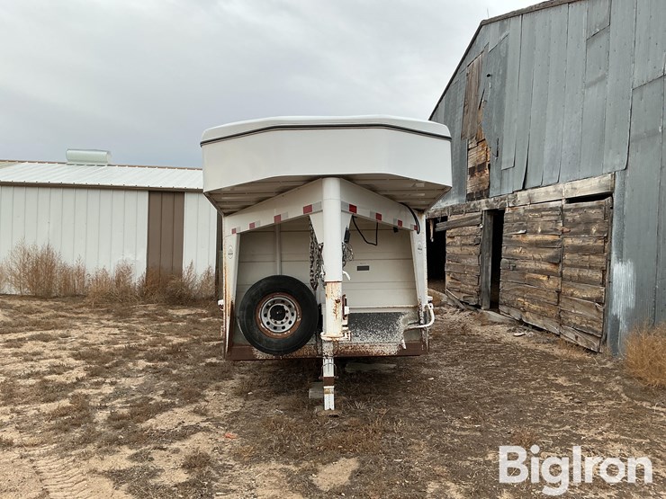 2010-titan-trailer-image-2