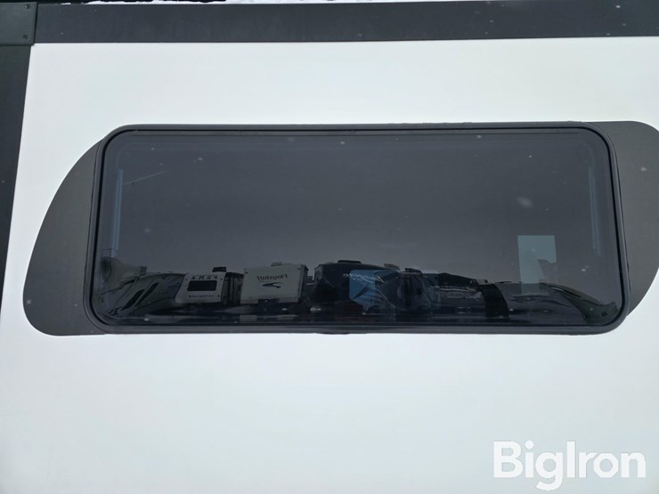 2022-ember-overland-171fb-travel-trailer-image-12