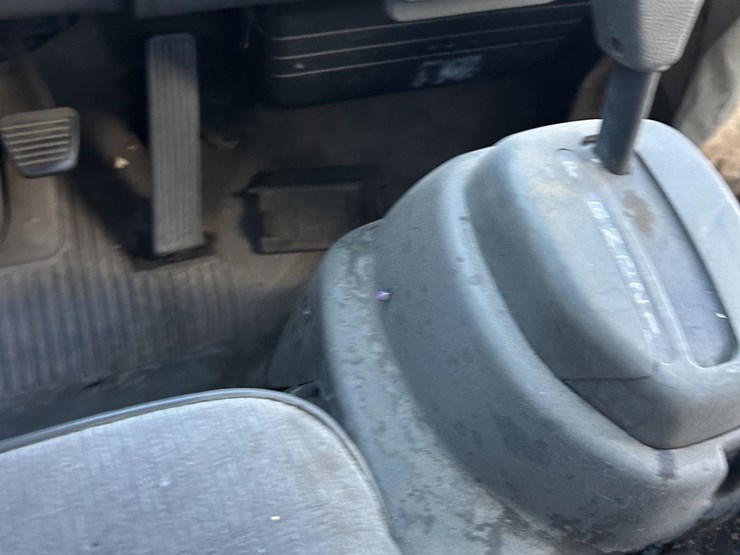 1997-isuzu-npr-image-36