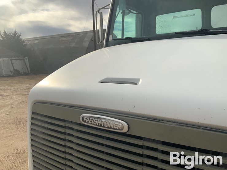 1998-freightliner-fl70-image-18