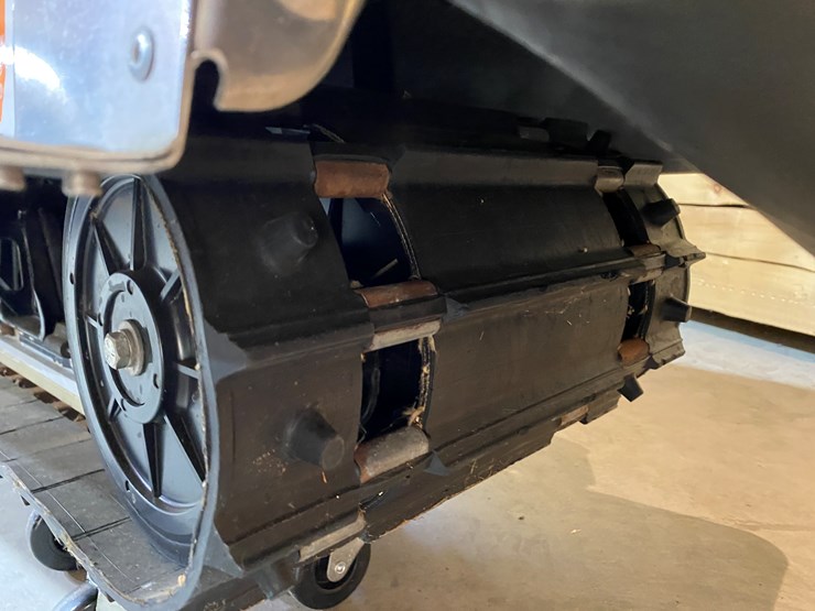 #3783-•-1980-kawasaki-440-invader-snowmobile-image-21