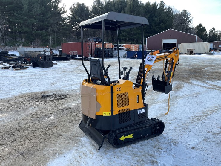 #200-•-miva-va15-mini-excavator-image-5