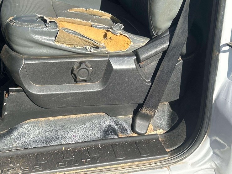 2016-utility-flatbed-image-20