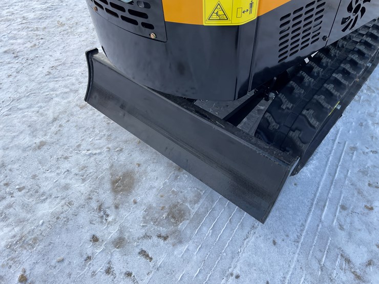 #203-•-miva-va13-mini-excavator-image-39