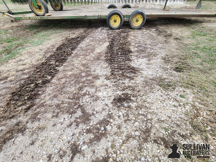 john-deere-donahue-t/a-implement-trailer-image-8