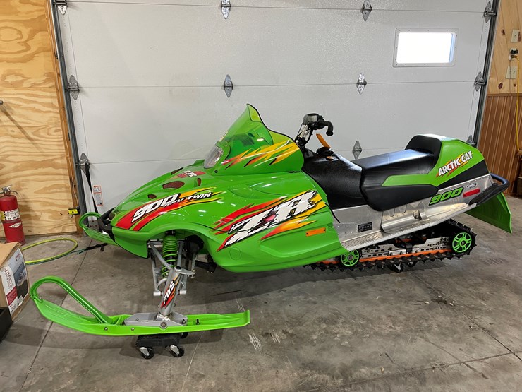 2002-caterpillar-900-image-2