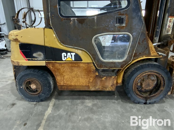 2020-caterpillar-gp30n-image-15