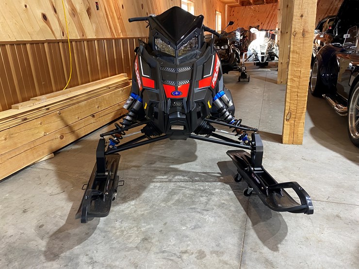 #3795-•-2022-polaris-600r-snowmobile-image-2