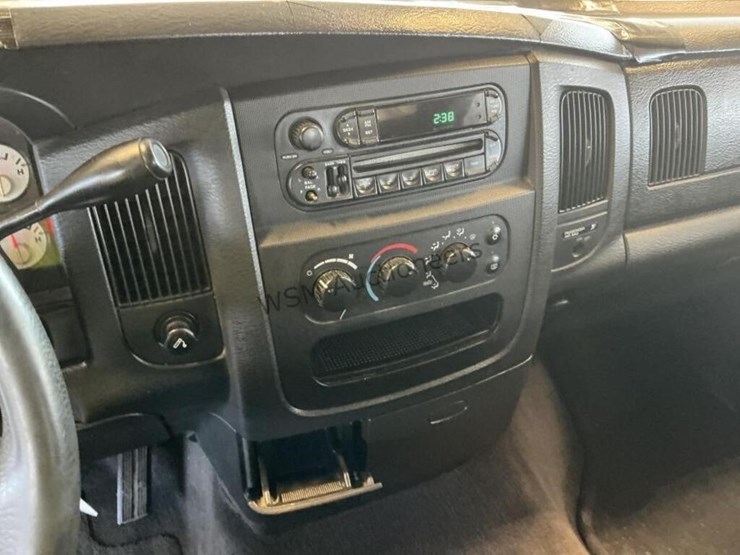 2003-dodge-1500-image-18