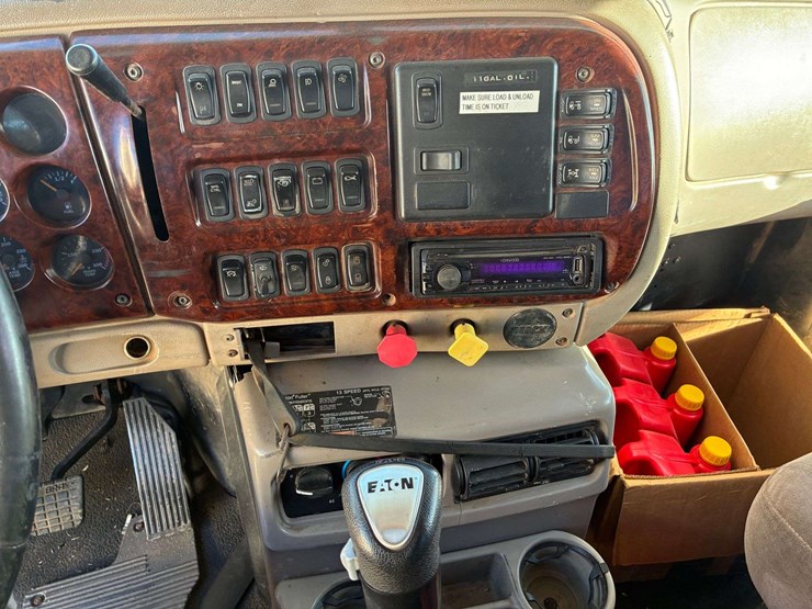 2006-mack-chn613-image-10