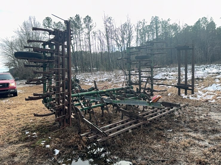 john-deere-pull-type-3-section-field-cultivator,-24';-located-at-7241-roxbury-rd,-charles-city,-va,-please-call-804.837.9940-or-804.651.4404-with-questions-image-32