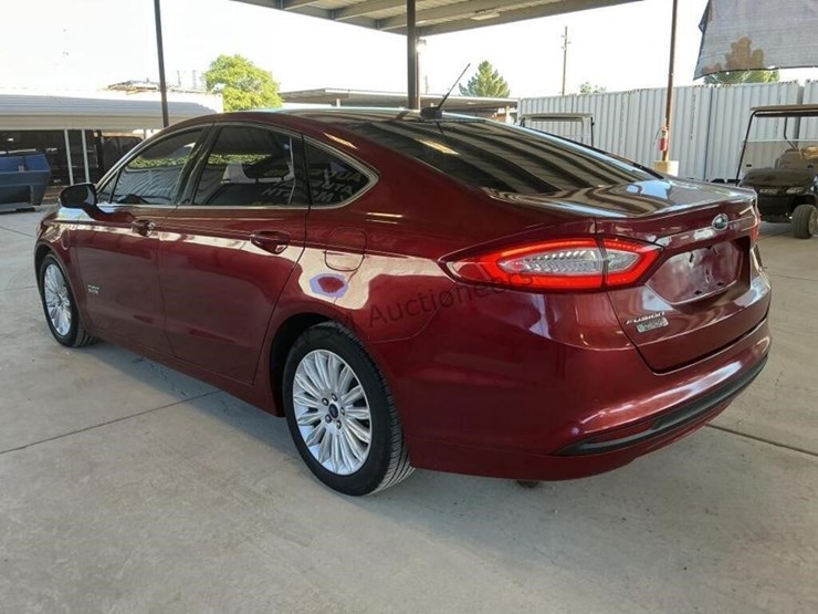 2015-ford-fusion-hybrid-sdn-image-5