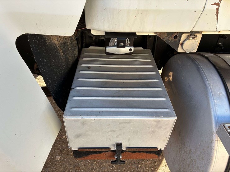 2006-mack-chn613-image-12