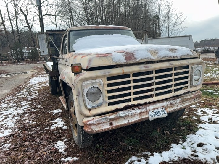 1977-ford-600-image-54