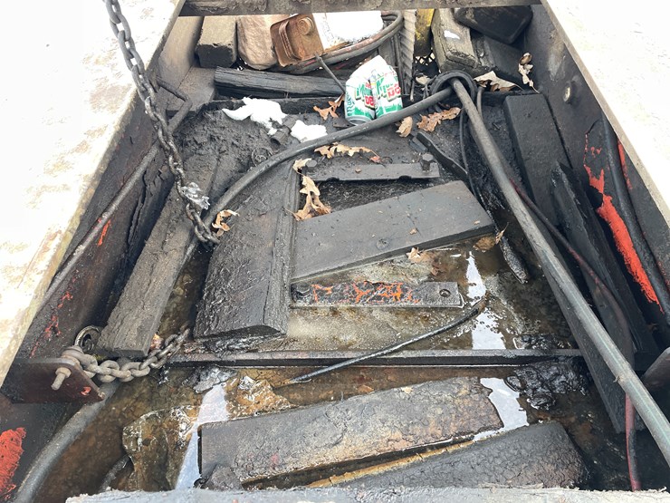 #1012-•-32'-lowboy-semi-trailer-(no-title,-for-parts)-image-48