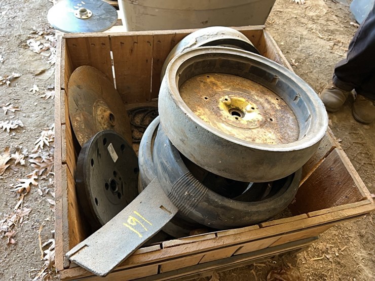 john-deere-drill-parts;-located-at-7241-roxbury-rd,-charles-city,-va,-please-call-804.837.9940-or-804.651.4404-with-questions-image-3