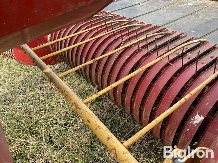 new-holland-144-image-11