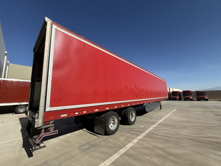 2016-utility-van-image-3