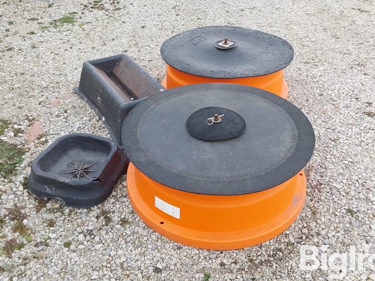 b-w-poly-mineral-feeders-image-6