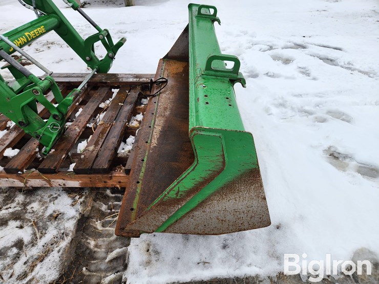 2024-john-deere-440r-image-10