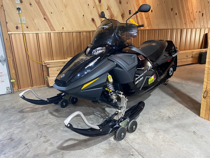#3789-•-2006-ski-doo-mach-z-1000-sdi-snowmobile-image-1
