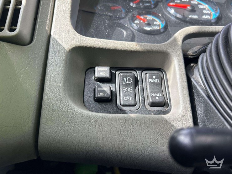 2019-international-durastar-4300-image-16