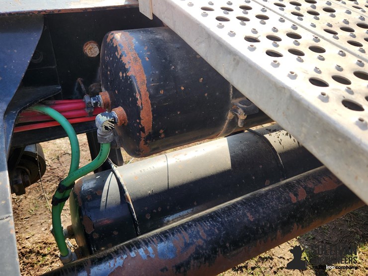 1997-freightliner-fld120-image-19