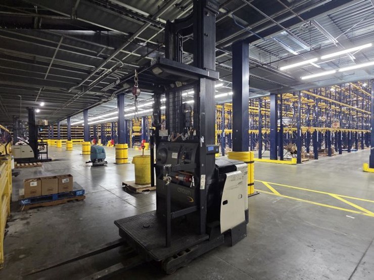 2006-crown-sp3420-30-image-1