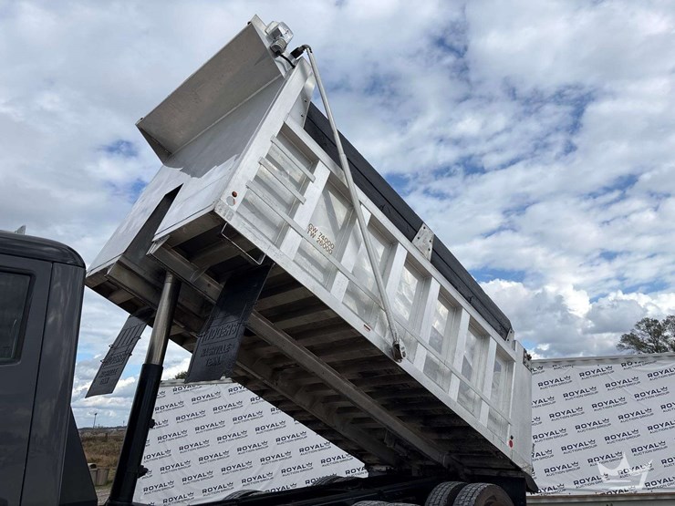 2019-kenworth-t880-image-10