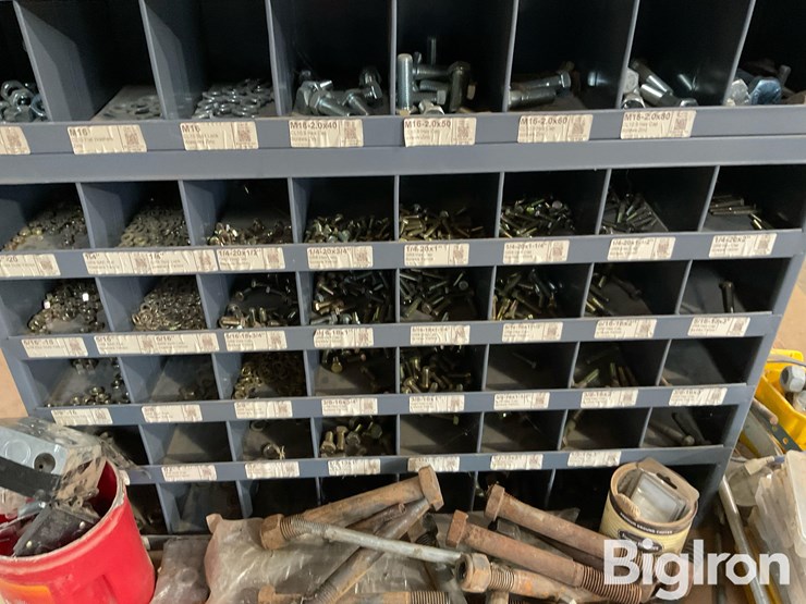 shop-shelves-w/miscellaneous-hardware-image-18