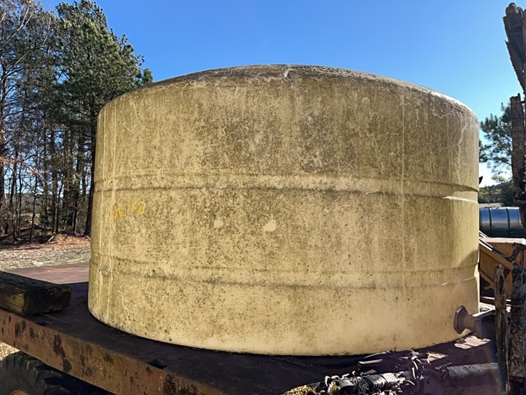 poly-tank,-approx-1000-gallon;-located-at-7241-roxbury-rd,-charles-city,-va,-please-call-804.837.9940-or-804.651.4404-with-questions-image-1