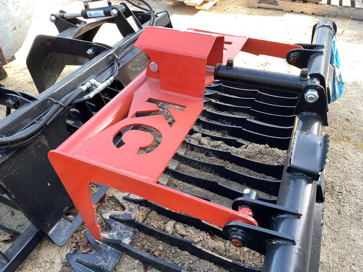 #3693-•-new-kc-76"-skid-steer-skeleton-grapple-bucket-image-6