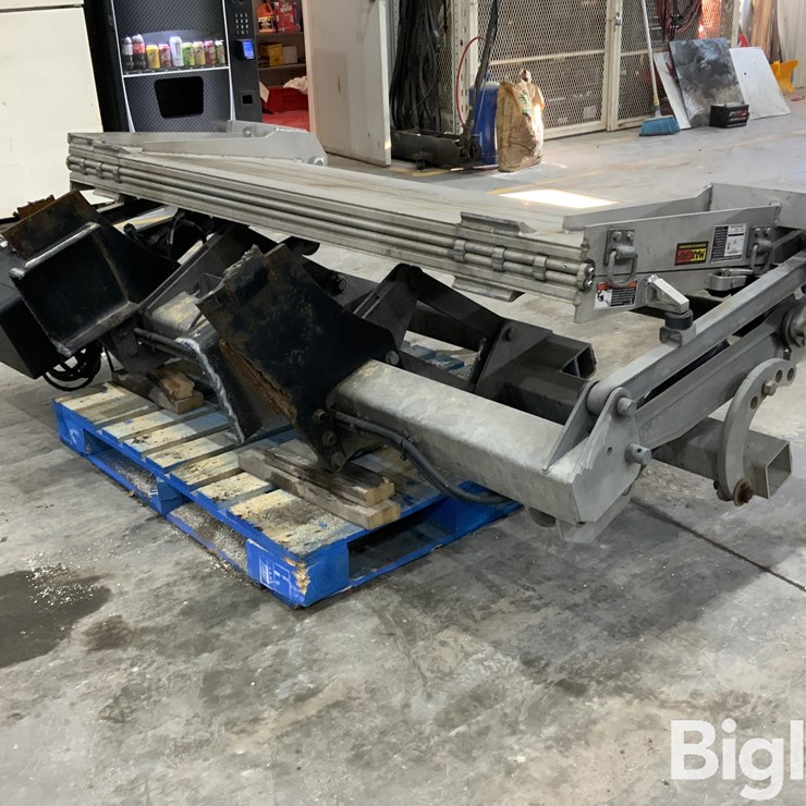 2022 Maxon GPT-25 TUK-A-AWAY Aluminum Lift Gate