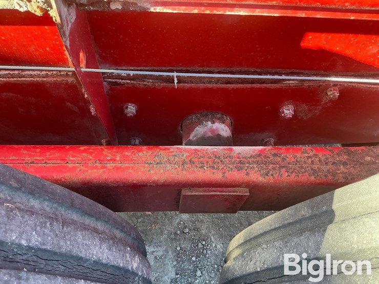 new-holland-185-image-15