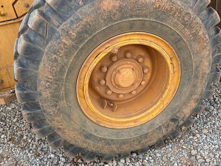 2011-volvo-l60f-image-16