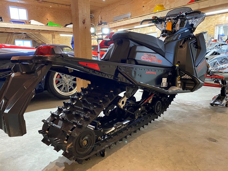 #3797-•-new-2023-polaris-indy-600-cross-country-matryx-snowmobile-image-5