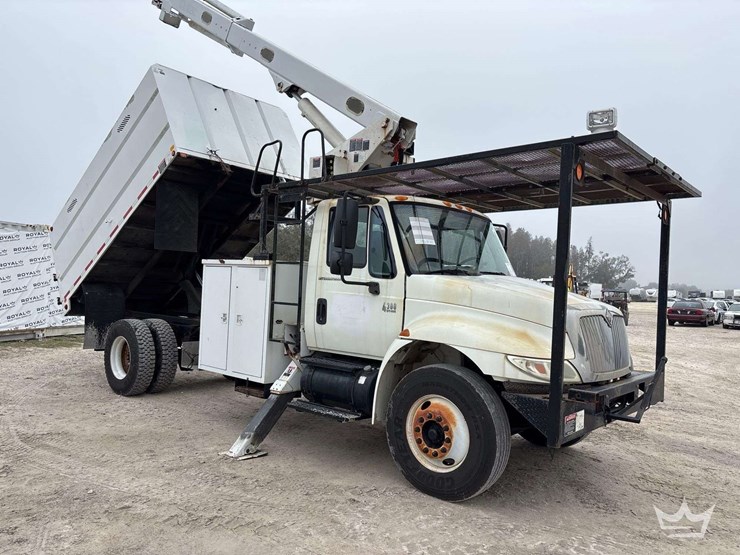 2007-international-durastar-4300-image-2