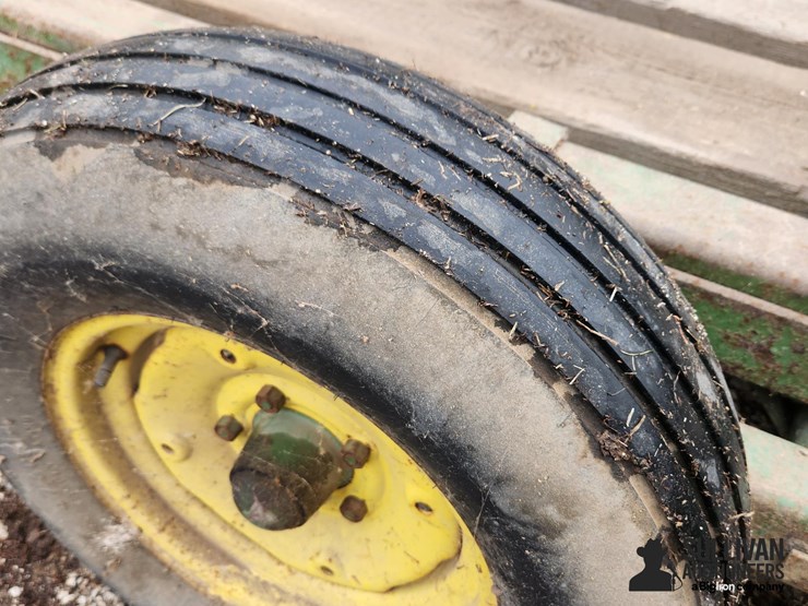 john-deere-donahue-t/a-implement-trailer-image-20