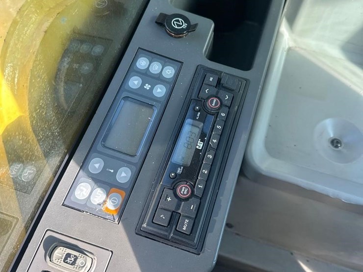 2020-caterpillar-325flcr-image-42