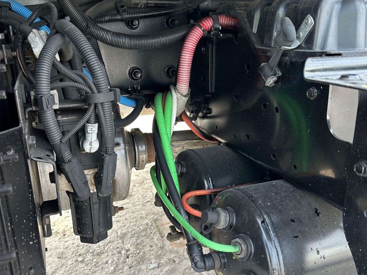 2019-international-durastar-4300-image-31