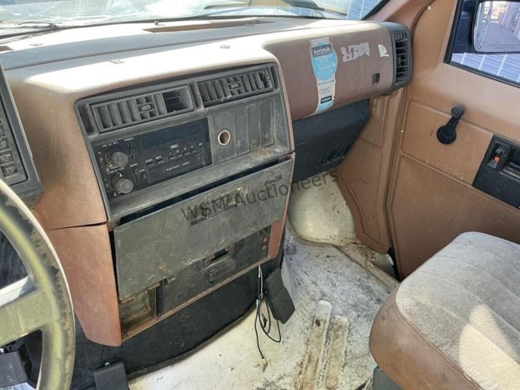 1989-chevrolet-astro-image-20