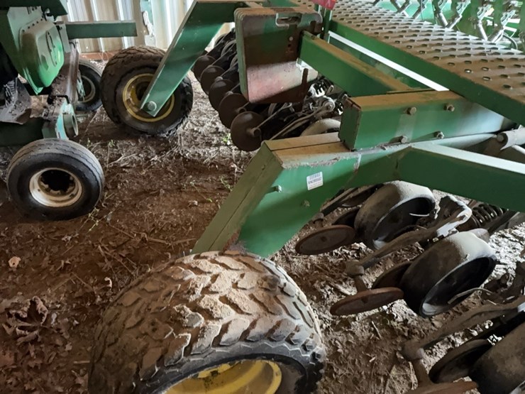 john-deere-1560-image-21