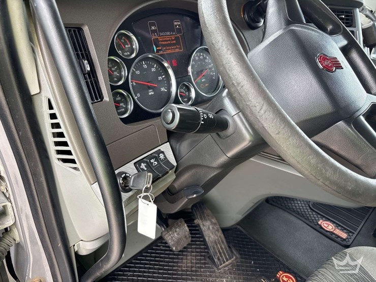 2019-kenworth-t880-image-28
