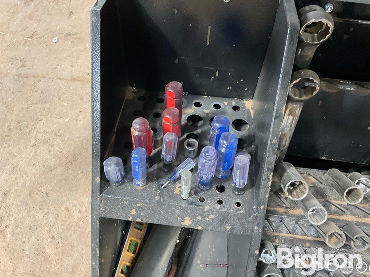 john-deere-toolbox-&-tools-image-11