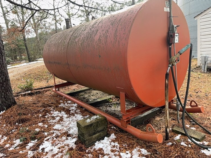 2023-2000-gal-fuel-tank-on-skids,-5-ft-x-12-ft-with-pump;-located-at-7241-roxbury-rd,-charles-city,-va,-please-call-804.837.9940-or-804.651.4404-with-questions-image-27