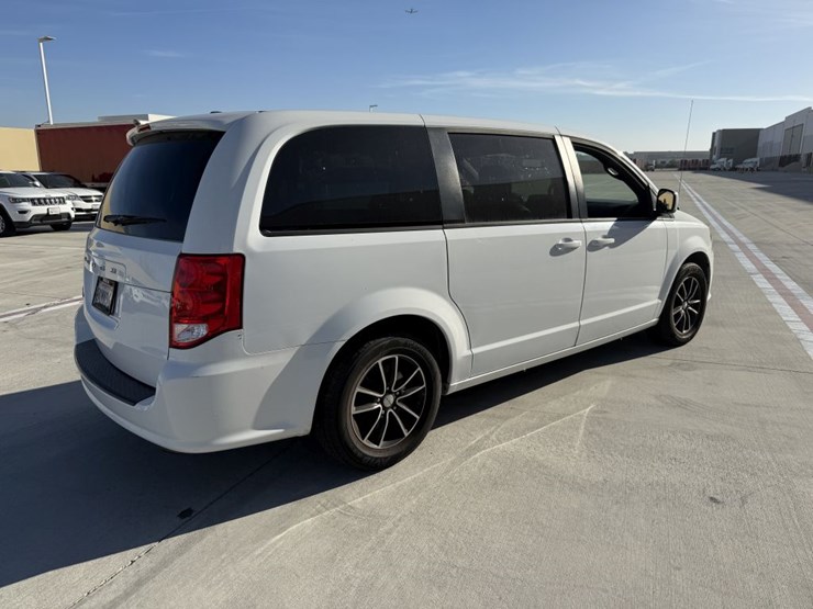 2019-dodge-grand-caravan-image-3