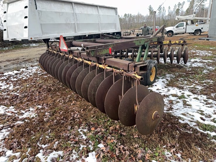 john-deere-340-image-36