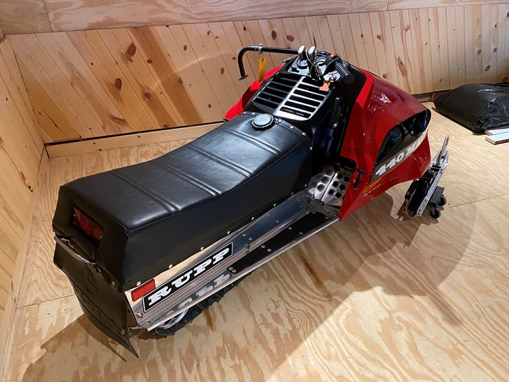 #3776-•-1976-rupp-magnum-440-snowmobile-image-8