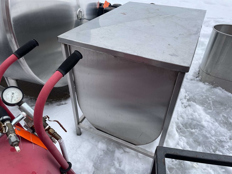 #3524-•-stainless-steel-tank-image-4