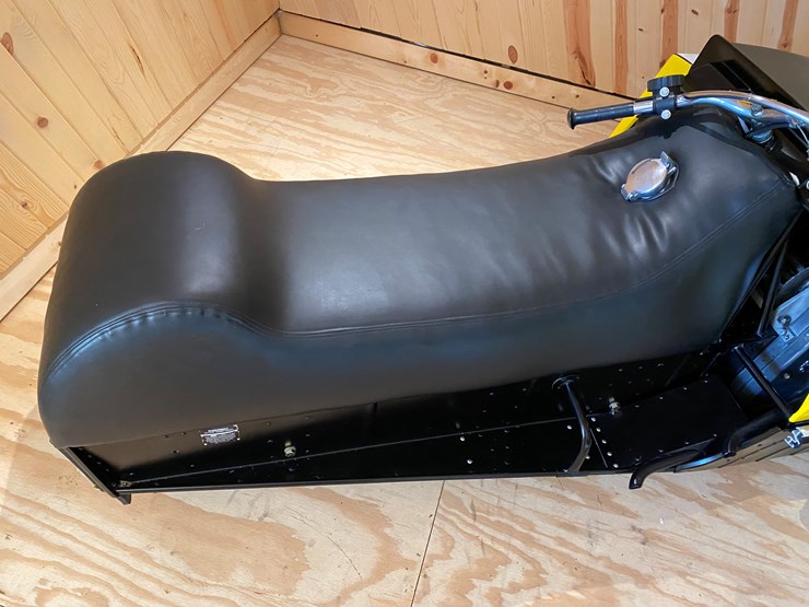 #3779-•-1972-ski-doo-295-blizzard-snowmobile-image-5